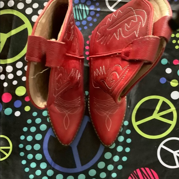 Girls boots used normal wear and scuffs - Picture 4 of 9